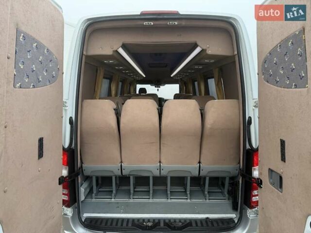 Серый Мерседес Sprinter, объемом двигателя 2.2 л и пробегом 499 тыс. км за 42900 $, фото 16 на Automoto.ua