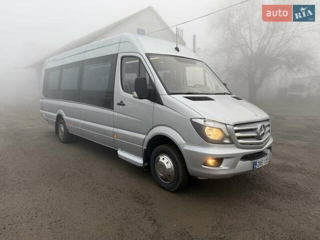 Серый Мерседес Sprinter, объемом двигателя 2.2 л и пробегом 499 тыс. км за 42900 $, фото 1 на Automoto.ua