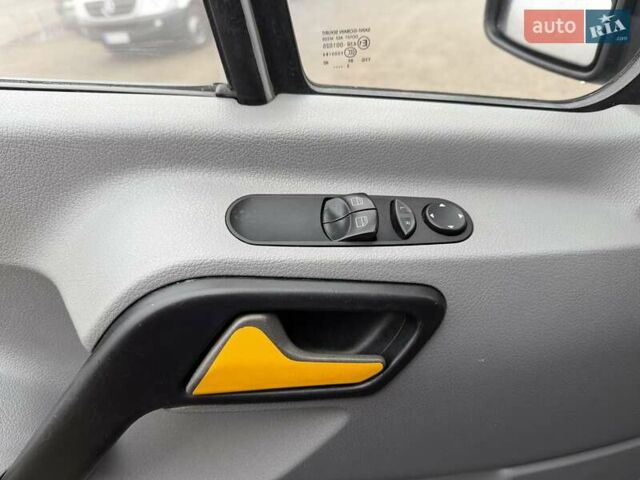 Серый Мерседес Sprinter, объемом двигателя 2.2 л и пробегом 499 тыс. км за 42900 $, фото 21 на Automoto.ua