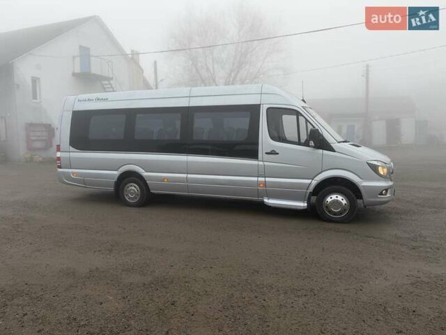 Серый Мерседес Sprinter, объемом двигателя 2.2 л и пробегом 499 тыс. км за 42900 $, фото 2 на Automoto.ua