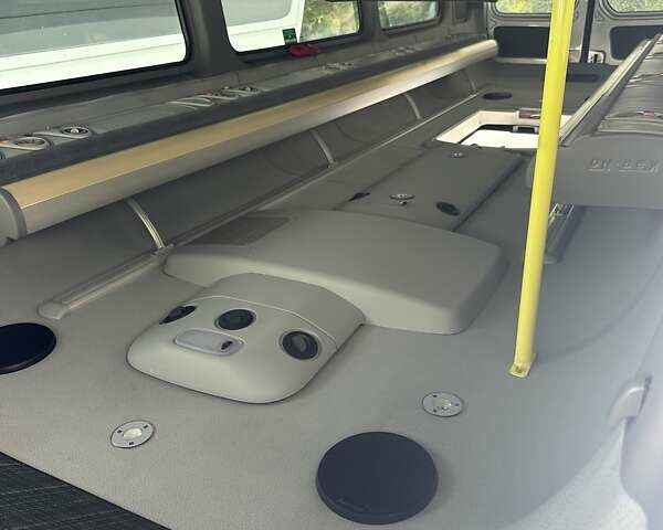 Серый Мерседес Sprinter, объемом двигателя 3 л и пробегом 450 тыс. км за 47000 $, фото 4 на Automoto.ua