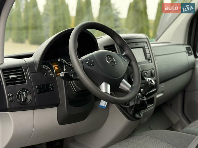 Сірий Мерседес Sprinter, об'ємом двигуна 2.14 л та пробігом 269 тис. км за 33700 $, фото 6 на Automoto.ua