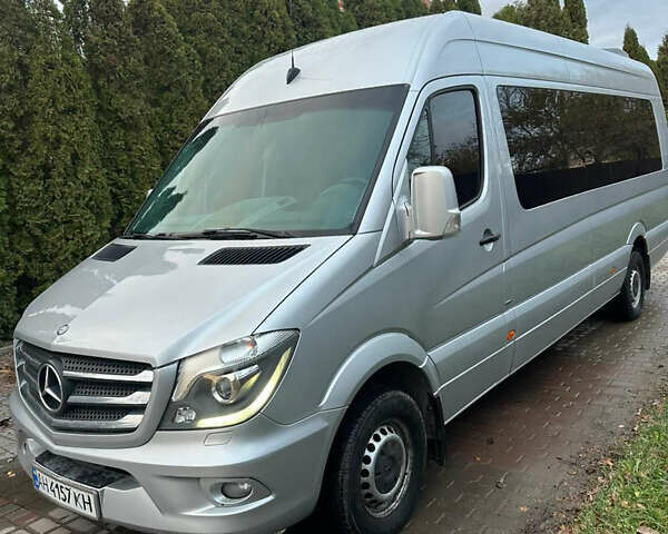 Серый Мерседес Sprinter, объемом двигателя 2.99 л и пробегом 380 тыс. км за 45000 $, фото 2 на Automoto.ua