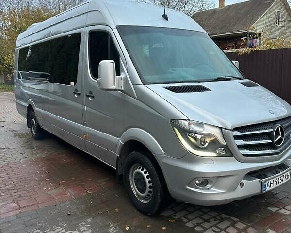 Серый Мерседес Sprinter, объемом двигателя 2.99 л и пробегом 380 тыс. км за 45000 $, фото 1 на Automoto.ua