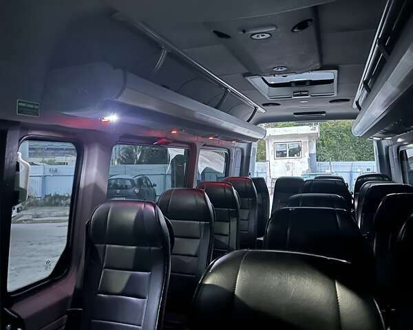 Серый Мерседес Sprinter, объемом двигателя 3 л и пробегом 450 тыс. км за 47000 $, фото 7 на Automoto.ua