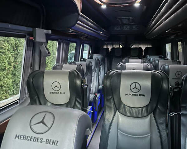 Серый Мерседес Sprinter, объемом двигателя 2.99 л и пробегом 380 тыс. км за 45000 $, фото 11 на Automoto.ua