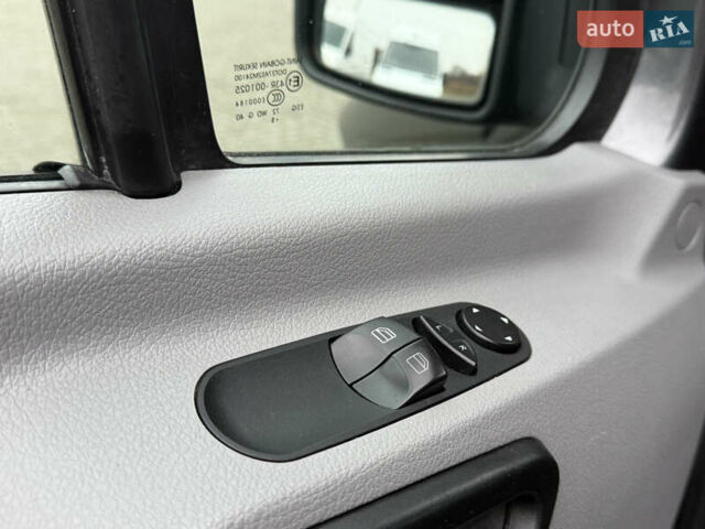 Сірий Мерседес Sprinter, об'ємом двигуна 2.14 л та пробігом 269 тис. км за 33700 $, фото 7 на Automoto.ua