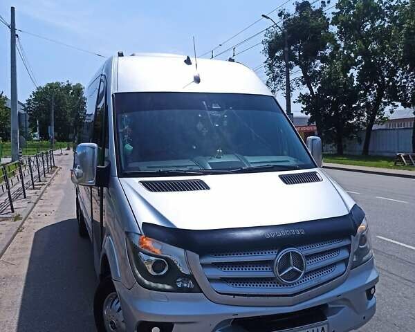 Серый Мерседес Sprinter, объемом двигателя 2.14 л и пробегом 760 тыс. км за 49500 $, фото 3 на Automoto.ua