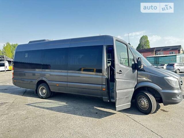 Серый Мерседес Sprinter, объемом двигателя 2.99 л и пробегом 255 тыс. км за 52000 $, фото 3 на Automoto.ua