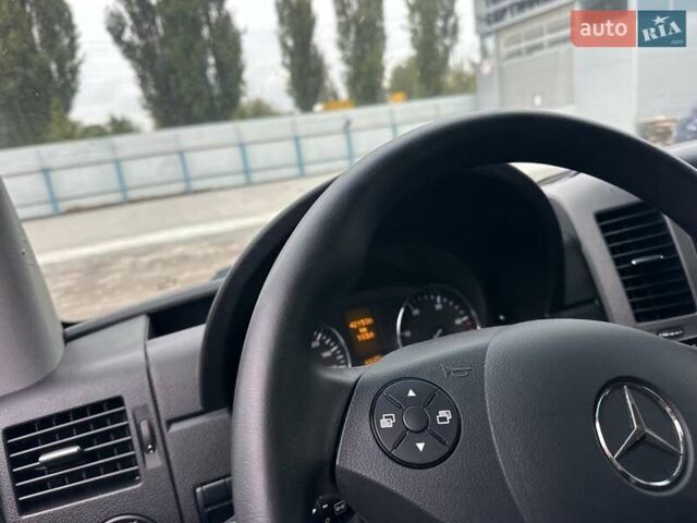Серый Мерседес Sprinter, объемом двигателя 3 л и пробегом 450 тыс. км за 47000 $, фото 17 на Automoto.ua