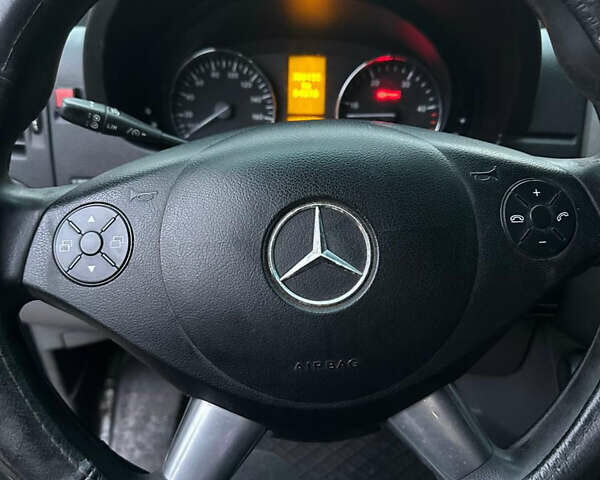 Серый Мерседес Sprinter, объемом двигателя 2.99 л и пробегом 380 тыс. км за 45000 $, фото 9 на Automoto.ua