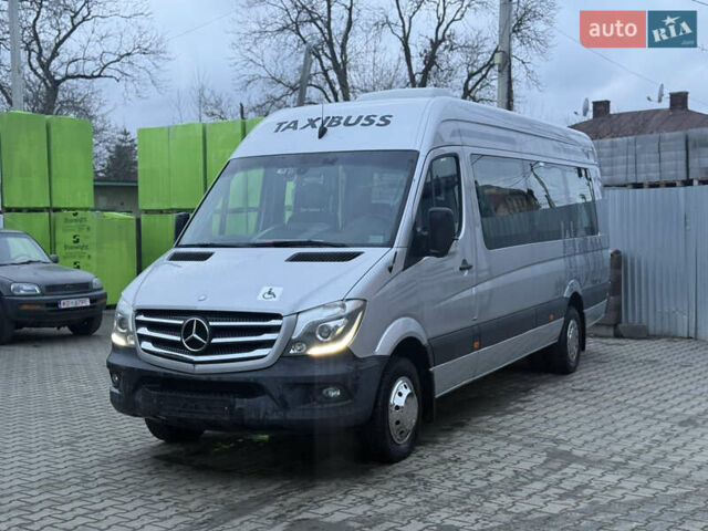 Серый Мерседес Sprinter, объемом двигателя 2.2 л и пробегом 231 тыс. км за 39999 $, фото 1 на Automoto.ua