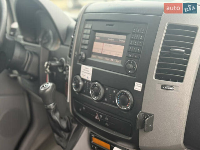 Серый Мерседес Sprinter, объемом двигателя 2.2 л и пробегом 231 тыс. км за 39999 $, фото 21 на Automoto.ua