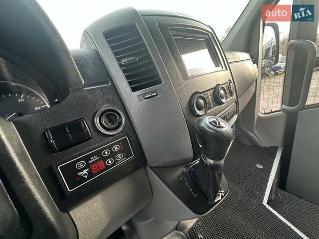 Серый Мерседес Sprinter, объемом двигателя 1.69 л и пробегом 400 тыс. км за 50000 $, фото 20 на Automoto.ua