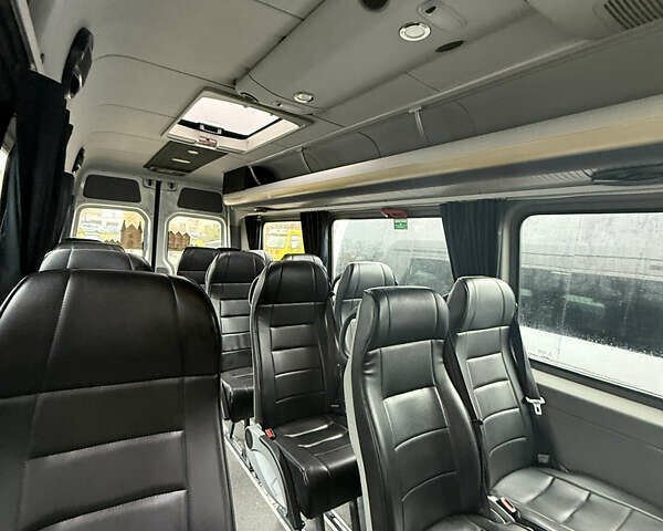 Серый Мерседес Sprinter, объемом двигателя 2.2 л и пробегом 231 тыс. км за 39999 $, фото 5 на Automoto.ua