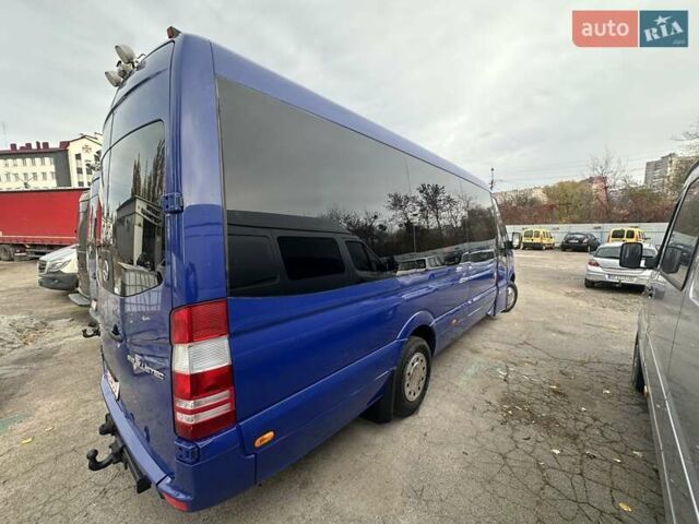 Серый Мерседес Sprinter, объемом двигателя 1.69 л и пробегом 400 тыс. км за 50000 $, фото 1 на Automoto.ua