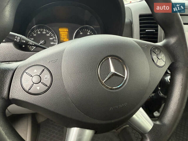 Серый Мерседес Sprinter, объемом двигателя 2.2 л и пробегом 231 тыс. км за 39999 $, фото 14 на Automoto.ua