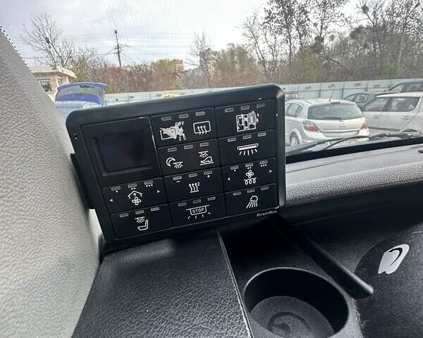 Серый Мерседес Sprinter, объемом двигателя 1.69 л и пробегом 400 тыс. км за 50000 $, фото 8 на Automoto.ua