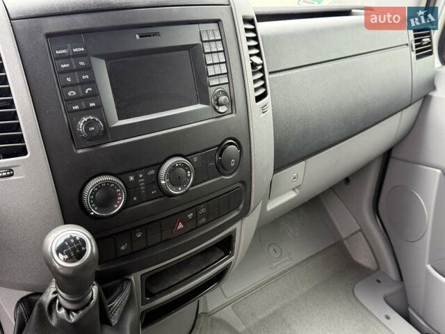 Серый Мерседес Sprinter, объемом двигателя 2.14 л и пробегом 236 тыс. км за 33500 $, фото 13 на Automoto.ua