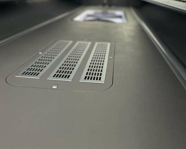 Серый Мерседес Sprinter, объемом двигателя 1.69 л и пробегом 400 тыс. км за 50000 $, фото 12 на Automoto.ua