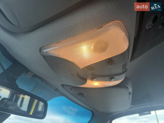 Серый Мерседес Sprinter, объемом двигателя 2.2 л и пробегом 231 тыс. км за 39999 $, фото 12 на Automoto.ua