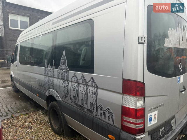 Серый Мерседес Sprinter, объемом двигателя 2.2 л и пробегом 231 тыс. км за 39999 $, фото 3 на Automoto.ua