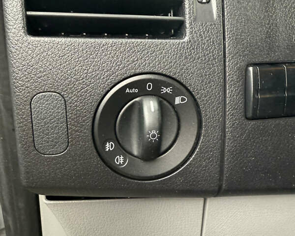 Серый Мерседес Sprinter, объемом двигателя 2.2 л и пробегом 231 тыс. км за 39999 $, фото 10 на Automoto.ua