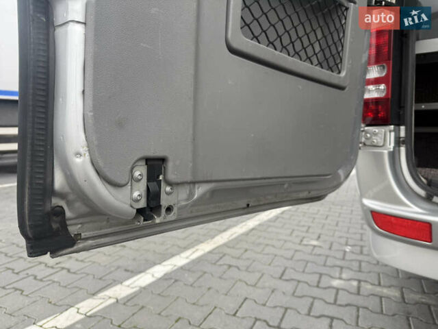 Сірий Мерседес Sprinter, об'ємом двигуна 3 л та пробігом 354 тис. км за 62500 $, фото 47 на Automoto.ua