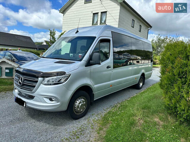 Серый Мерседес Sprinter, объемом двигателя 3 л и пробегом 340 тыс. км за 53063 $, фото 1 на Automoto.ua