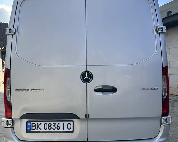 Сірий Мерседес Sprinter, об'ємом двигуна 2.14 л та пробігом 530 тис. км за 31000 $, фото 2 на Automoto.ua