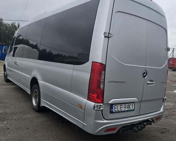 Мерседес Sprinter 2019 в Ровно на Automoto.ua Серый Мерседес Sprinter, объемом двигателя 3 л и пробегом 486 тыс. км за 89000 $, фото 4 на Automoto.ua