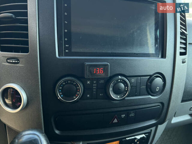 Серый Мерседес Sprinter, объемом двигателя 2.99 л и пробегом 630 тыс. км за 17999 $, фото 14 на Automoto.ua