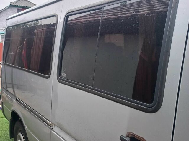 Серый Мерседес Sprinter, объемом двигателя 2.2 л и пробегом 800 тыс. км за 8700 $, фото 10 на Automoto.ua