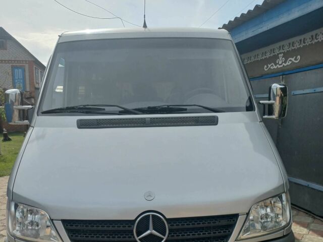 Серый Мерседес Sprinter, объемом двигателя 2.2 л и пробегом 800 тыс. км за 8700 $, фото 6 на Automoto.ua