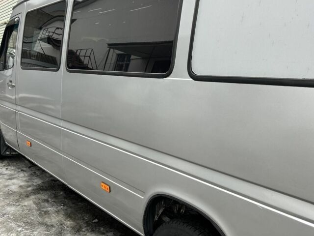 Серый Мерседес Sprinter, объемом двигателя 0 л и пробегом 228 тыс. км за 8600 $, фото 5 на Automoto.ua