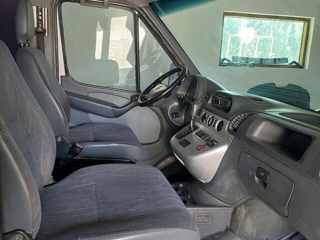 Сірий Мерседес Sprinter, об'ємом двигуна 2.69 л та пробігом 500 тис. км за 11000 $, фото 28 на Automoto.ua