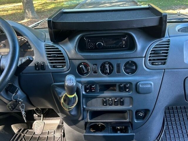 Серый Мерседес Sprinter, объемом двигателя 2.69 л и пробегом 550 тыс. км за 12900 $, фото 21 на Automoto.ua