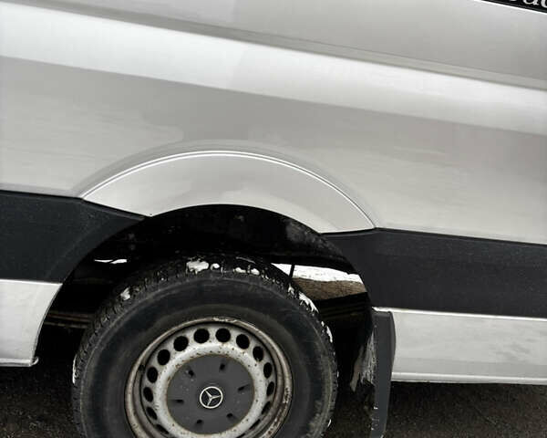 Сірий Мерседес Sprinter, об'ємом двигуна 2.69 л та пробігом 460 тис. км за 13000 $, фото 2 на Automoto.ua