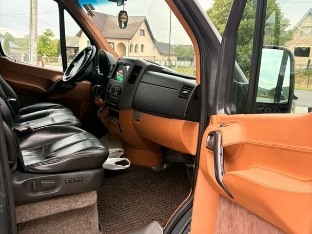 Серый Мерседес Sprinter, объемом двигателя 2.99 л и пробегом 500 тыс. км за 17862 $, фото 5 на Automoto.ua