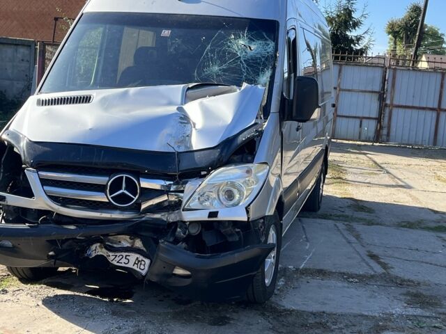 Серый Мерседес Sprinter, объемом двигателя 3 л и пробегом 550 тыс. км за 10038 $, фото 6 на Automoto.ua