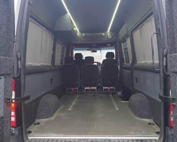 Серый Мерседес Sprinter, объемом двигателя 3 л и пробегом 780 тыс. км за 18000 $, фото 6 на Automoto.ua