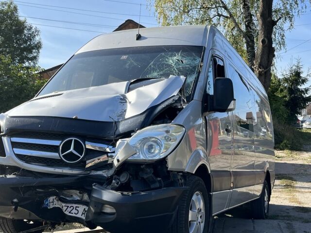 Серый Мерседес Sprinter, объемом двигателя 3 л и пробегом 550 тыс. км за 10038 $, фото 3 на Automoto.ua