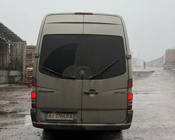 Серый Мерседес Sprinter, объемом двигателя 2.15 л и пробегом 483 тыс. км за 14500 $, фото 4 на Automoto.ua