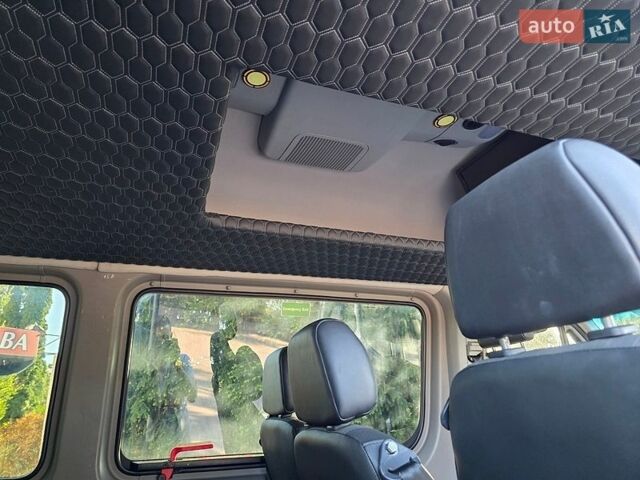 Серый Мерседес Sprinter, объемом двигателя 3 л и пробегом 550 тыс. км за 24500 $, фото 33 на Automoto.ua