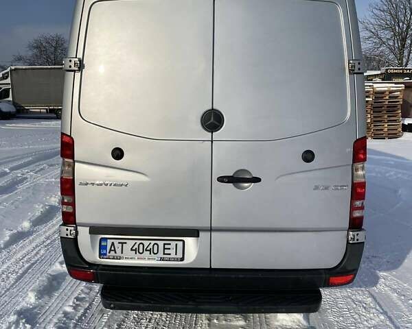 Серый Мерседес Sprinter, объемом двигателя 2.14 л и пробегом 480 тыс. км за 26000 $, фото 4 на Automoto.ua