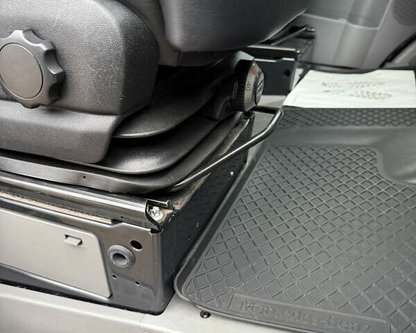 Серый Мерседес Sprinter, объемом двигателя 2.2 л и пробегом 314 тыс. км за 24500 $, фото 23 на Automoto.ua