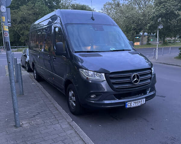 Серый Мерседес Sprinter, объемом двигателя 2.2 л и пробегом 850 тыс. км за 34875 $, фото 2 на Automoto.ua