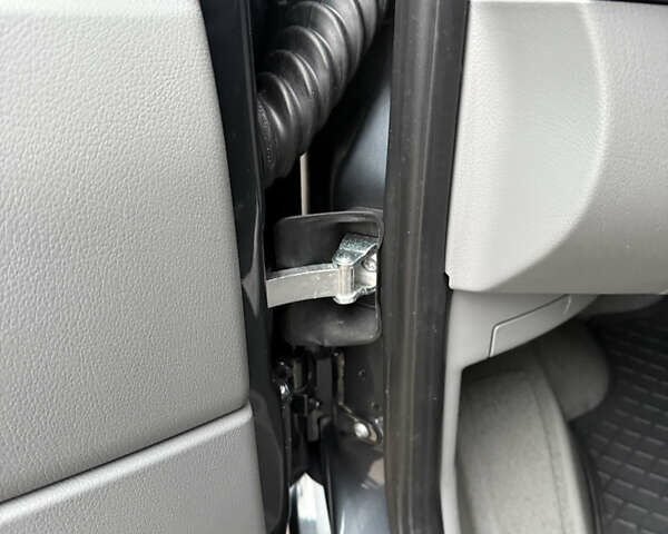 Серый Мерседес Sprinter, объемом двигателя 2.2 л и пробегом 314 тыс. км за 24500 $, фото 39 на Automoto.ua