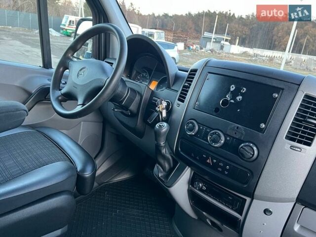 Серый Мерседес Sprinter, объемом двигателя 2.2 л и пробегом 314 тыс. км за 24350 $, фото 14 на Automoto.ua