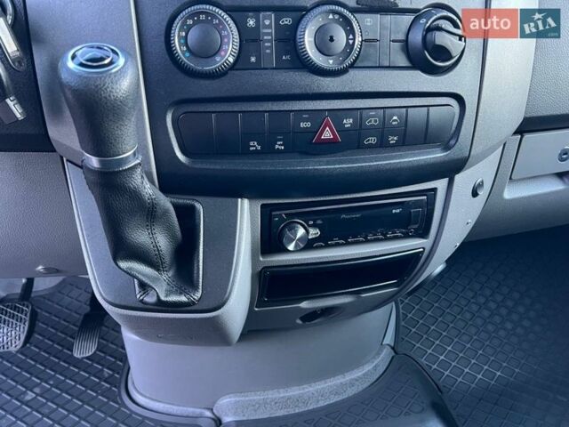 Серый Мерседес Sprinter, объемом двигателя 2.2 л и пробегом 314 тыс. км за 24350 $, фото 21 на Automoto.ua